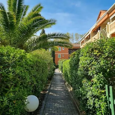 Sejour Cozy Avec Piscine A 200m De La *