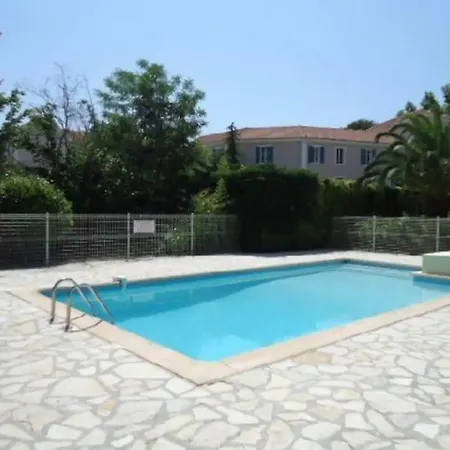 Sejour Cozy Avec Piscine A 200m De La *