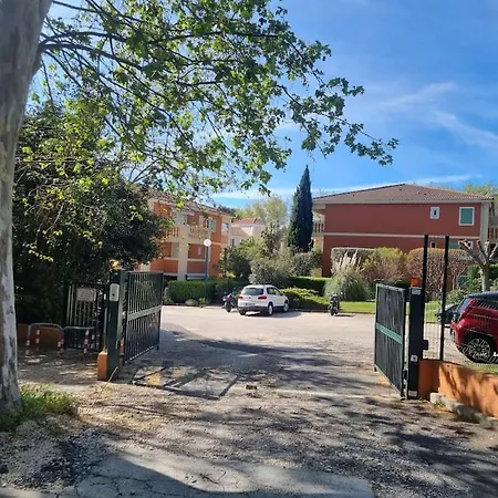 Sejour Cozy Avec Piscine A 200m De La *